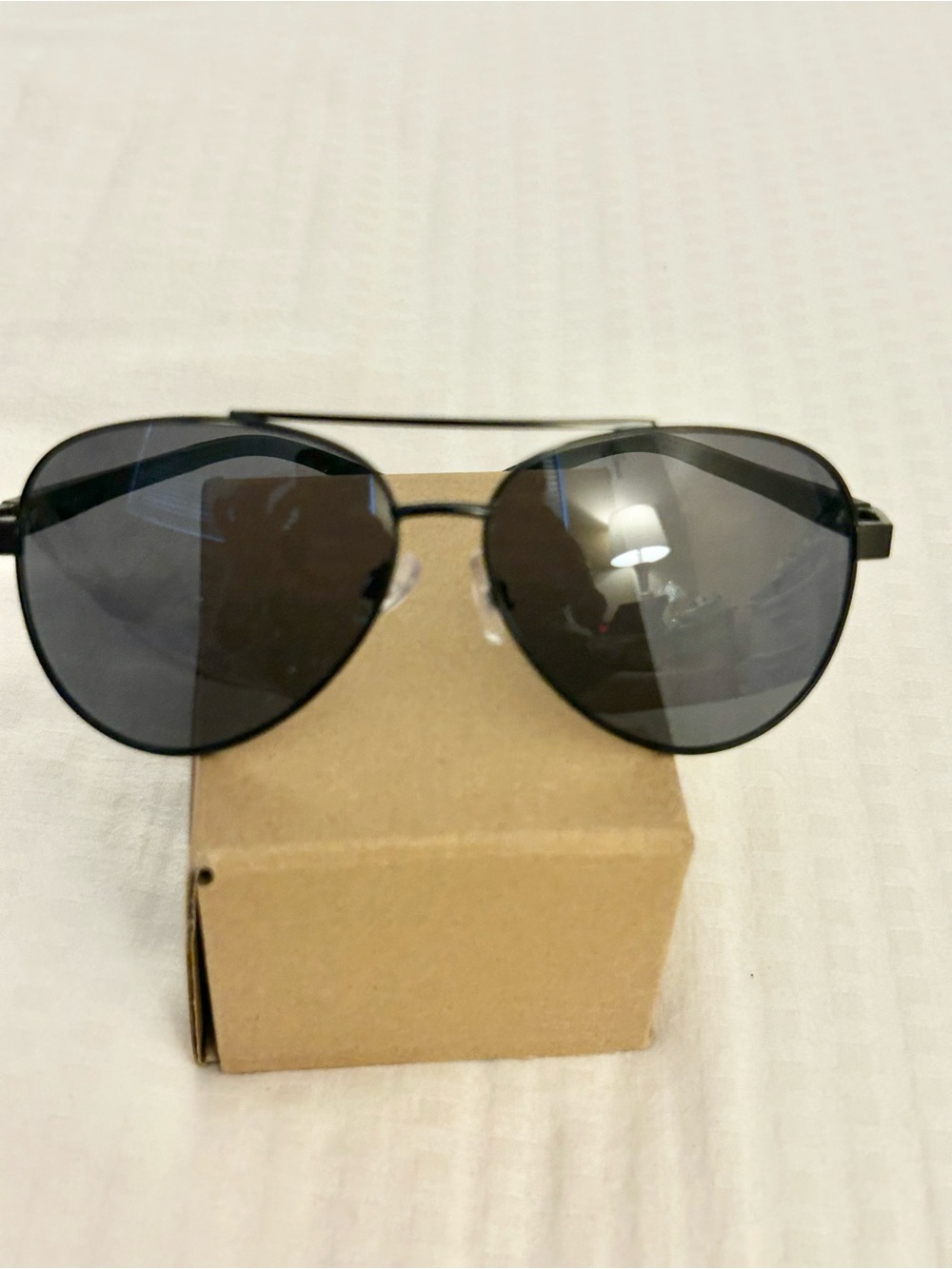 Foster Grant Classic Metal Men Polarized Aviator Sunglasses - Dark Lenses